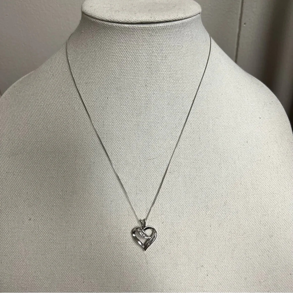 Sterling heart necklace
Stamped 925 - Picture 1 of 4